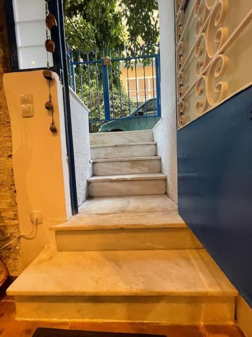Stone Inn Near Acropolis & Metro 石头记 Felsenhohle Атина Екстериор снимка