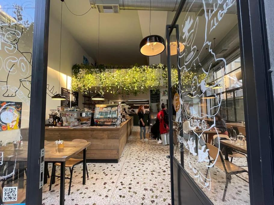 Stone Inn Near Acropolis & Metro 石头记 Felsenhohle Атина Екстериор снимка